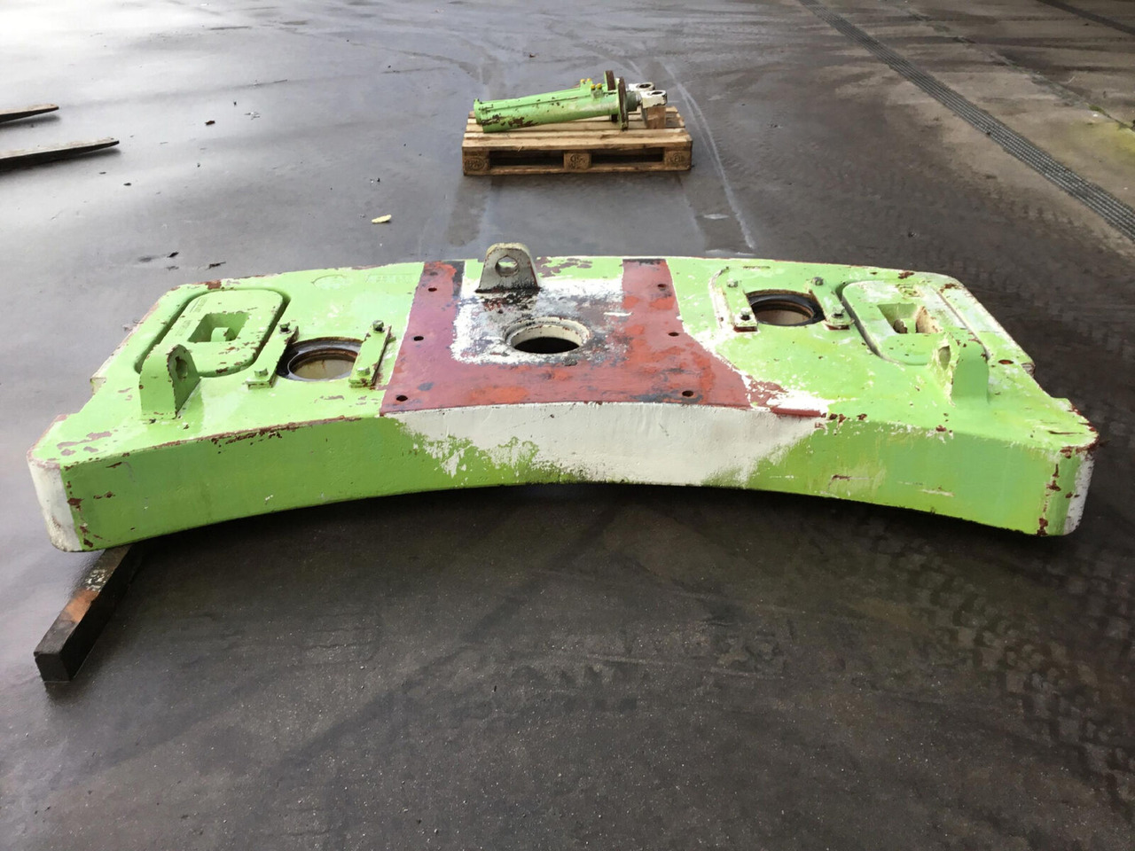 Krupp KMK 3045 counterweight 3,4 + 0,2 + 0,2 ton - Vastukaal - Autokraana: pilt 5 Krupp KMK 3045 counterweight 3,4 + 0,2 + 0,2 ton - Vastukaal - Autokraana: pilt 5