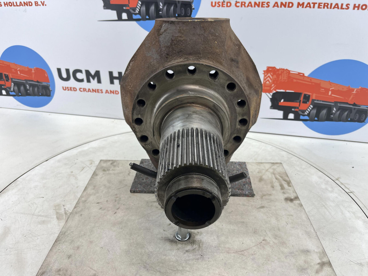 Krupp KMK 5100 Steering knuckle 16 holes axle 1 - Käändtelg - Autokraana: pilt 2 Krupp KMK 5100 Steering knuckle 16 holes axle 1 - Käändtelg - Autokraana: pilt 2