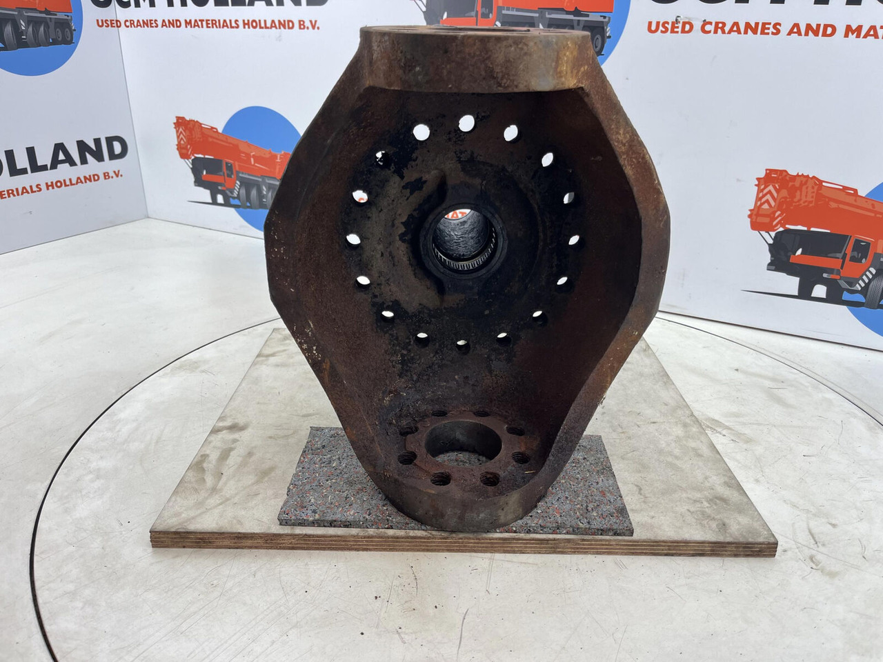 Krupp KMK 5100 Steering knuckle 16 holes axle 1 - Käändtelg - Autokraana: pilt 5 Krupp KMK 5100 Steering knuckle 16 holes axle 1 - Käändtelg - Autokraana: pilt 5
