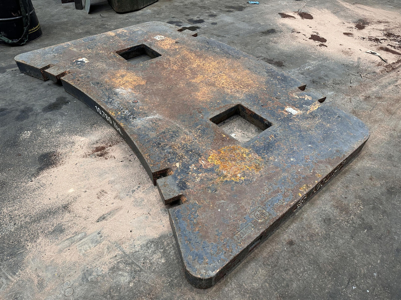 Krupp KMK 5160 counterweight 4,9 ton - Vastukaal - Autokraana: pilt 1 Krupp KMK 5160 counterweight 4,9 ton - Vastukaal - Autokraana: pilt 1