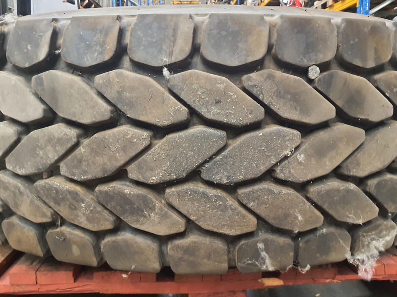 Krupp Wheel 385/95R25 12 5.4 3p - Rehvid ja veljed - Kraana: pilt 3 Krupp Wheel 385/95R25 12 5.4 3p - Rehvid ja veljed - Kraana: pilt 3