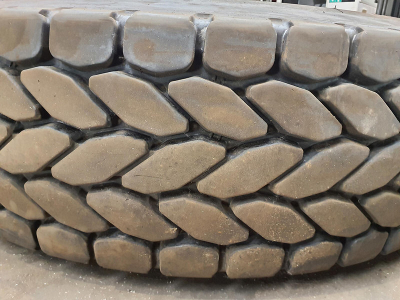 Krupp Wheel 445/95R25 12 5.4 3p - Rehvid ja veljed - Kraana: pilt 3 Krupp Wheel 445/95R25 12 5.4 3p - Rehvid ja veljed - Kraana: pilt 3