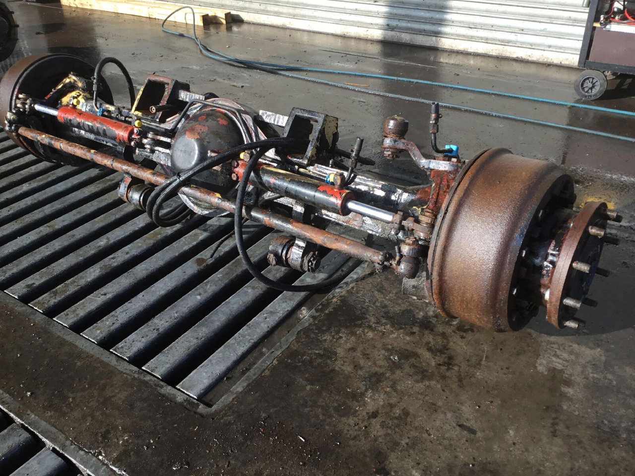 Liebherr LT 1160 axle 1 - Telg ja varuosad - Autokraana: pilt 1 Liebherr LT 1160 axle 1 - Telg ja varuosad - Autokraana: pilt 1