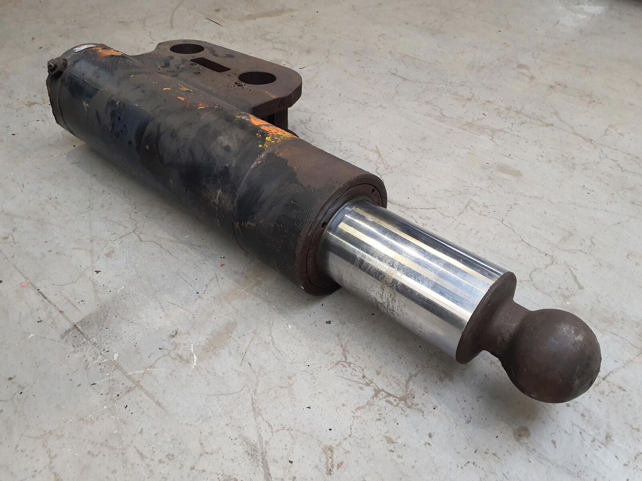 Liebherr LT 1160 outrigger cylinder - Hüdrauliline silinder - Autokraana: pilt 1 Liebherr LT 1160 outrigger cylinder - Hüdrauliline silinder - Autokraana: pilt 1