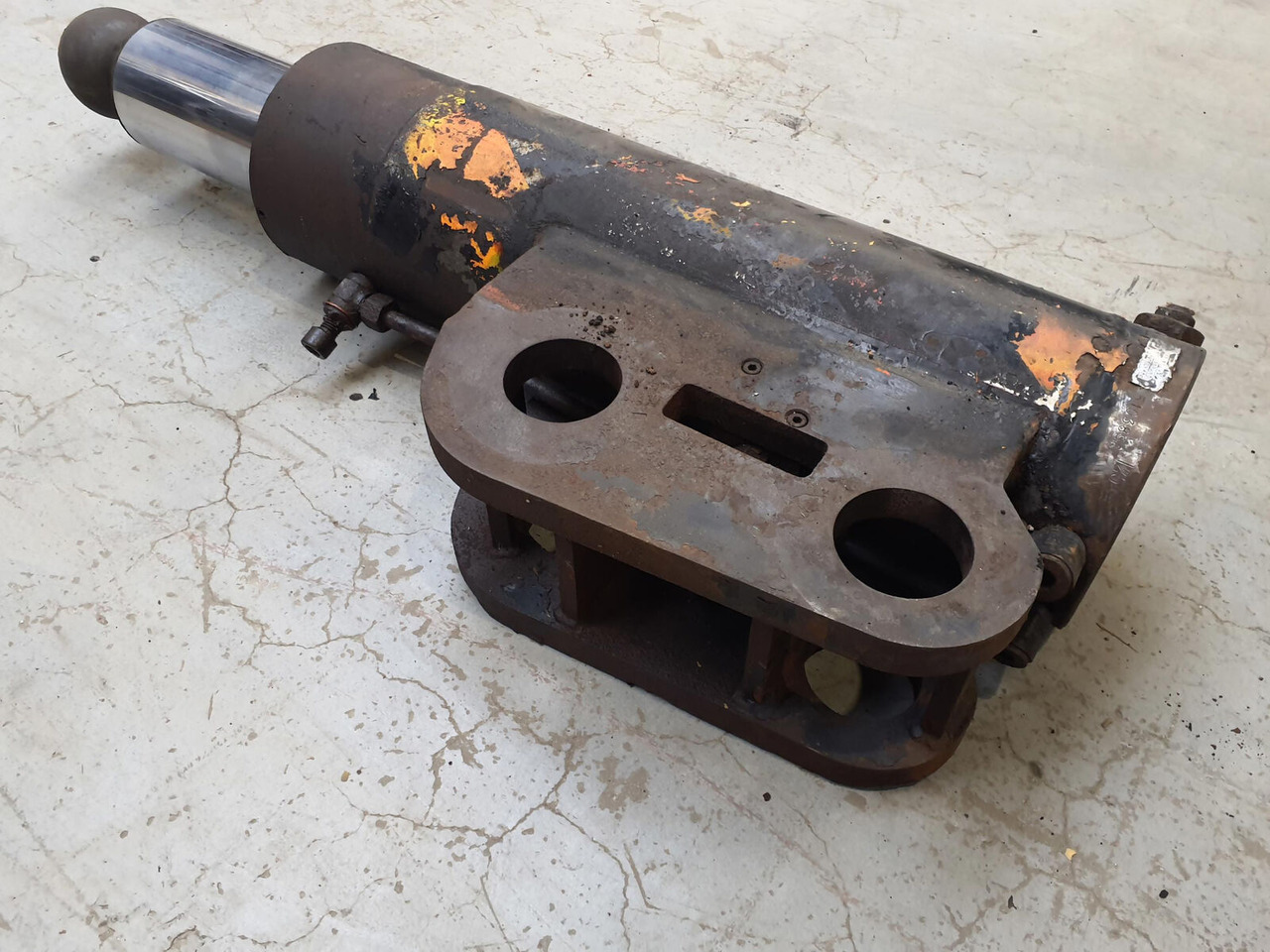 Liebherr LT 1160 outrigger cylinder - Hüdrauliline silinder - Autokraana: pilt 3 Liebherr LT 1160 outrigger cylinder - Hüdrauliline silinder - Autokraana: pilt 3