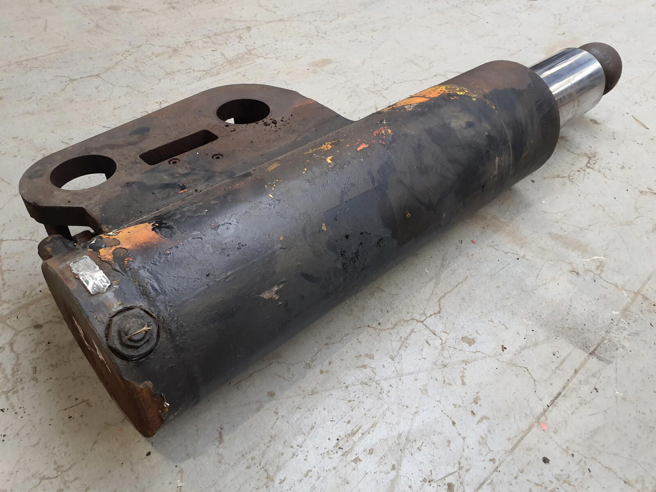 Liebherr LT 1160 outrigger cylinder - Hüdrauliline silinder - Autokraana: pilt 2 Liebherr LT 1160 outrigger cylinder - Hüdrauliline silinder - Autokraana: pilt 2