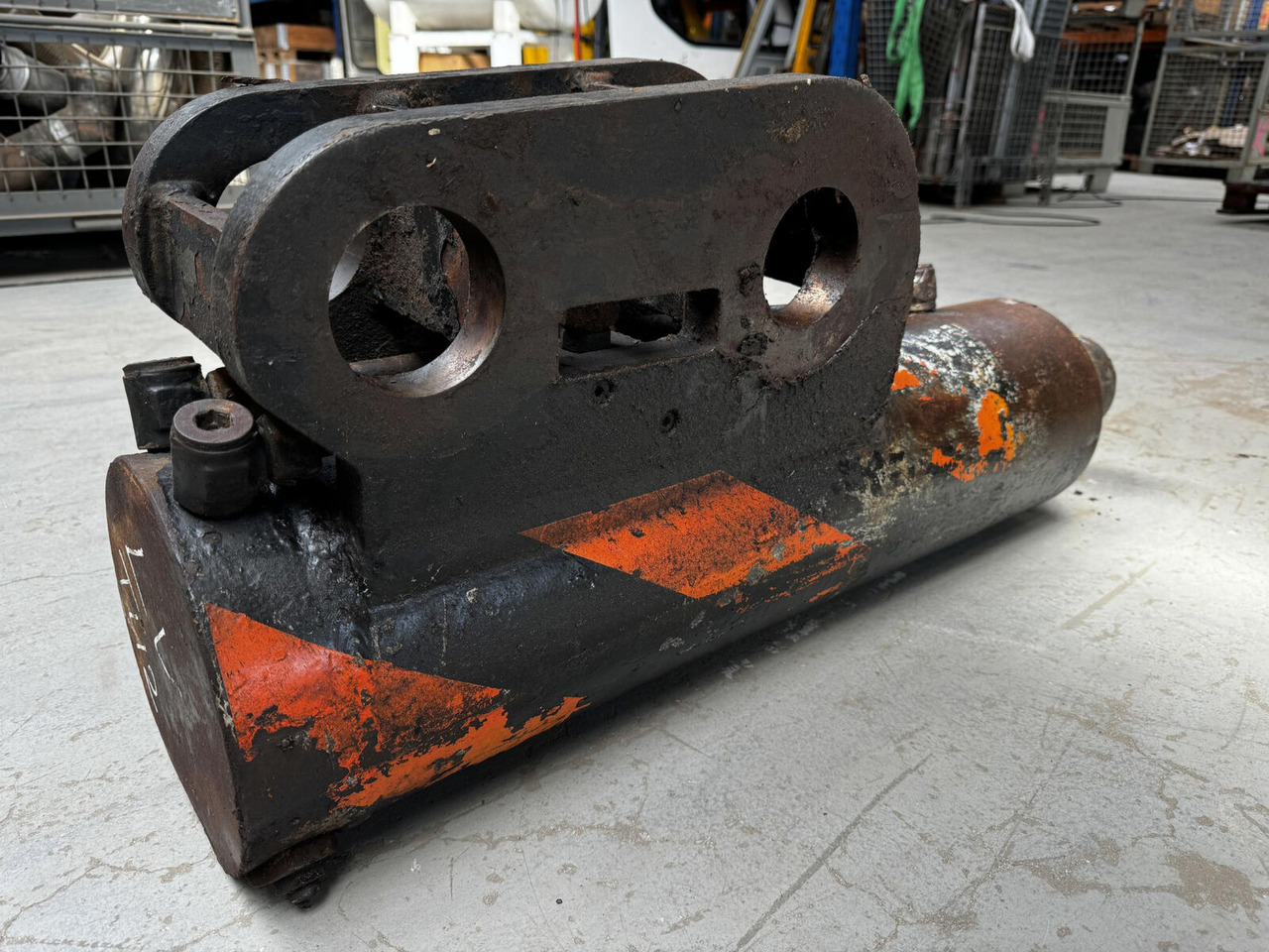 Liebherr LT 1160 support cylinder - Hüdrauliline silinder - Autokraana: pilt 4 Liebherr LT 1160 support cylinder - Hüdrauliline silinder - Autokraana: pilt 4