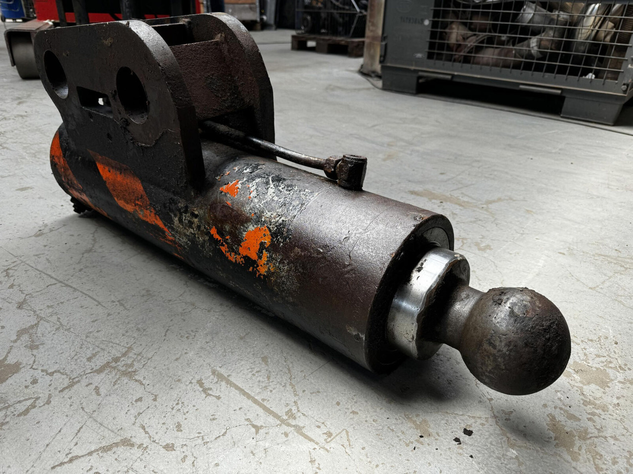 Liebherr LT 1160 support cylinder - Hüdrauliline silinder - Autokraana: pilt 3 Liebherr LT 1160 support cylinder - Hüdrauliline silinder - Autokraana: pilt 3