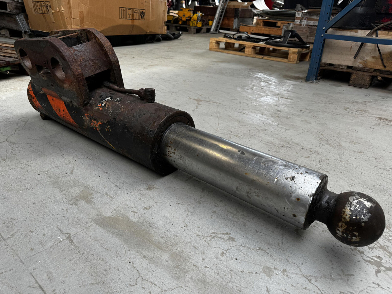 Liebherr LT 1160 support cylinder - Hüdrauliline silinder - Autokraana: pilt 3 Liebherr LT 1160 support cylinder - Hüdrauliline silinder - Autokraana: pilt 3
