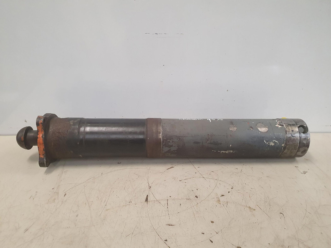 Liebherr LTM 1050-1 outrigger support cylinder rear - Hüdrauliline silinder - Kraana: pilt 1 Liebherr LTM 1050-1 outrigger support cylinder rear - Hüdrauliline silinder - Kraana: pilt 1