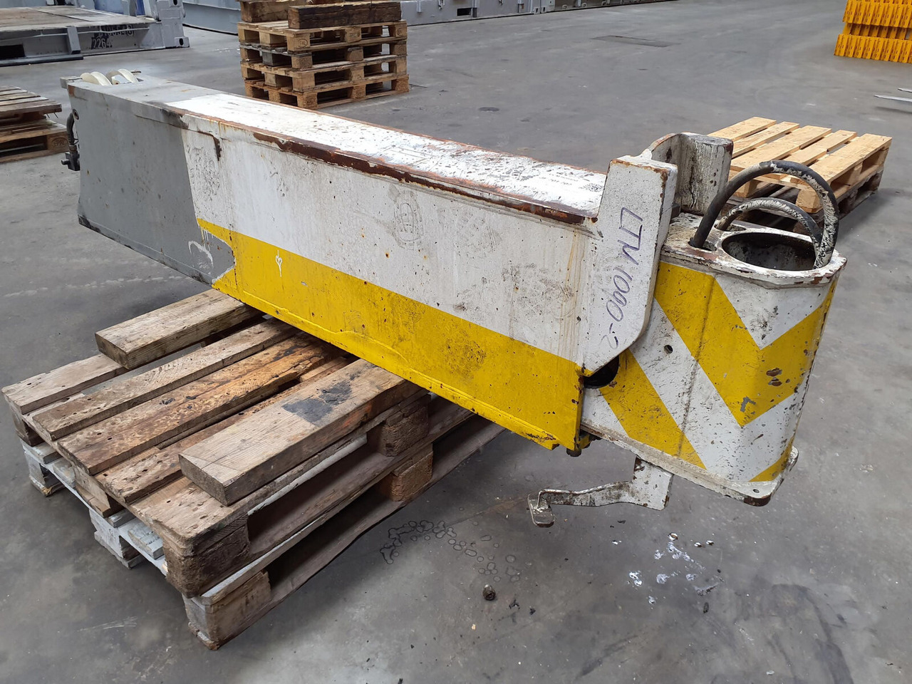 Liebherr LTM 1090-2 outrigger beam - Vedrustus - Kraana: pilt 1 Liebherr LTM 1090-2 outrigger beam - Vedrustus - Kraana: pilt 1
