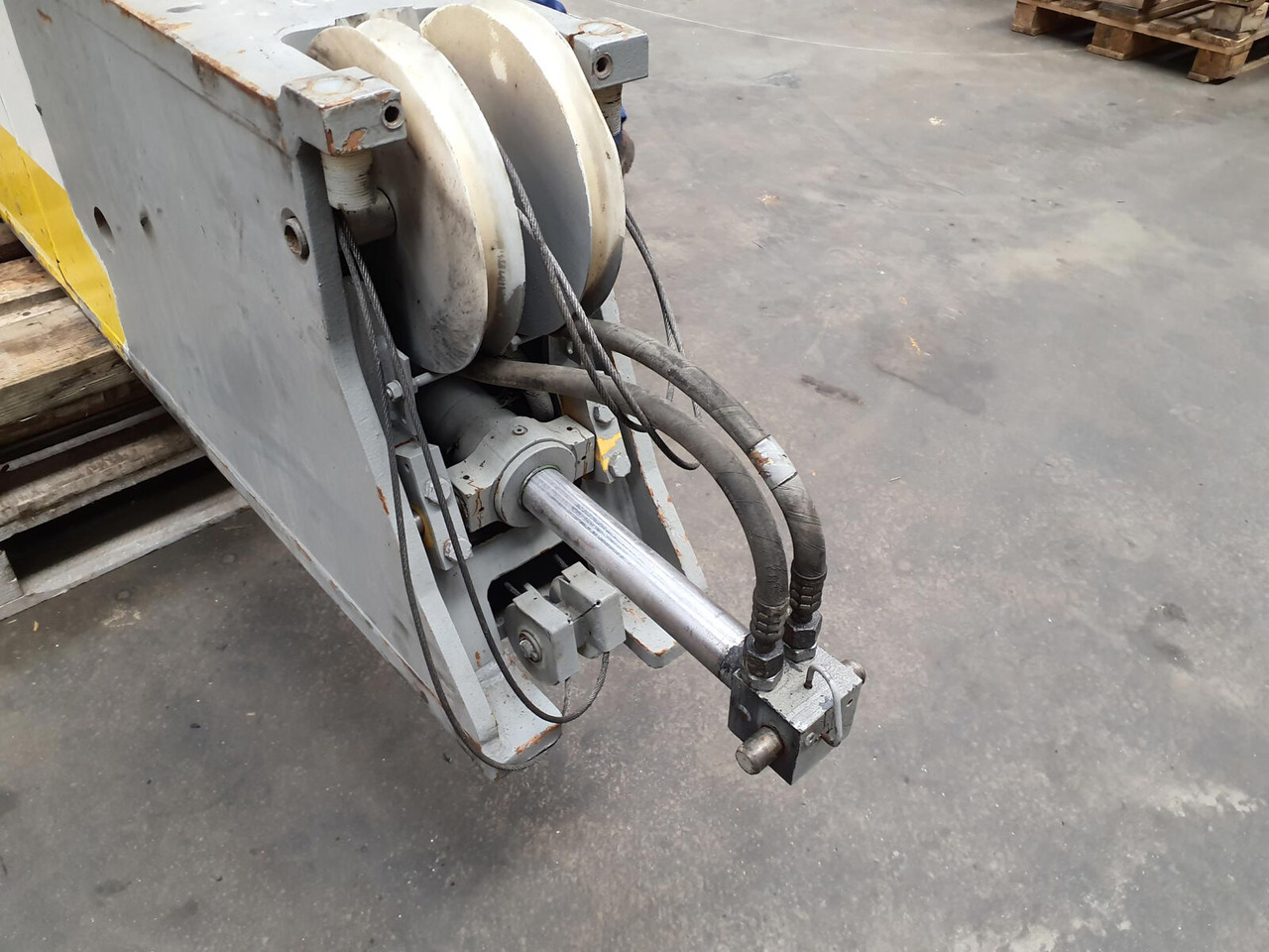 Liebherr LTM 1090-2 outrigger beam - Vedrustus - Kraana: pilt 5 Liebherr LTM 1090-2 outrigger beam - Vedrustus - Kraana: pilt 5