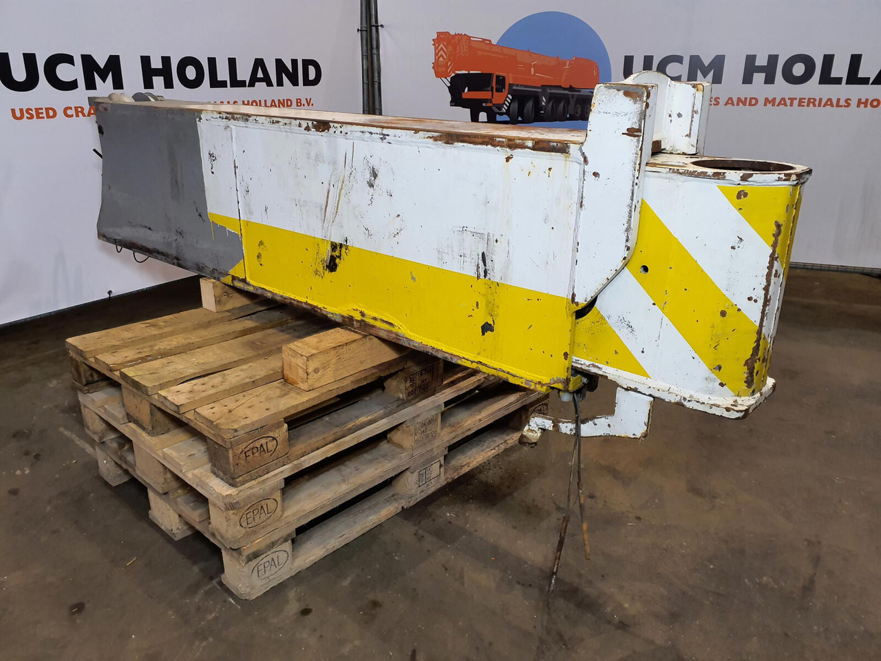 Liebherr LTM 1090-2 outrigger beam rear - Vedrustus - Kraana: pilt 1 Liebherr LTM 1090-2 outrigger beam rear - Vedrustus - Kraana: pilt 1