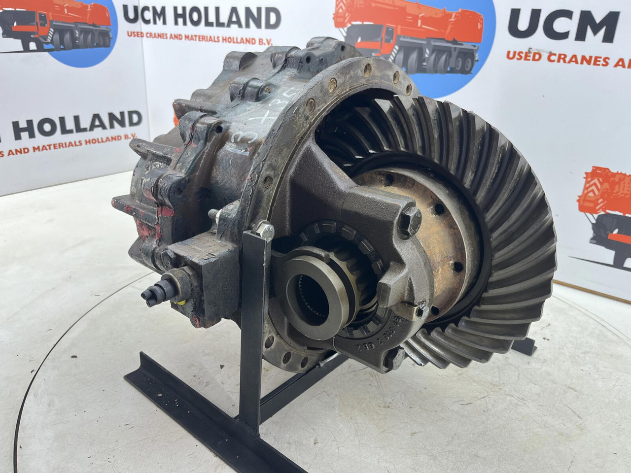Liebherr LTM 1160 drive through differential 13x35 axle 5 - Diferentsiaalvarustus - Autokraana: pilt 1 Liebherr LTM 1160 drive through differential 13x35 axle 5 - Diferentsiaalvarustus - Autokraana: pilt 1