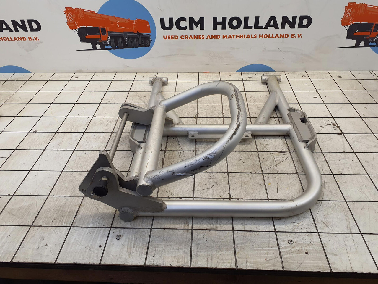 Liebherr LTM 1250-5.1 guard railing 40X500X760 - Pealisehitus ja välispind - Autokraana: pilt 4 Liebherr LTM 1250-5.1 guard railing 40X500X760 - Pealisehitus ja välispind - Autokraana: pilt 4