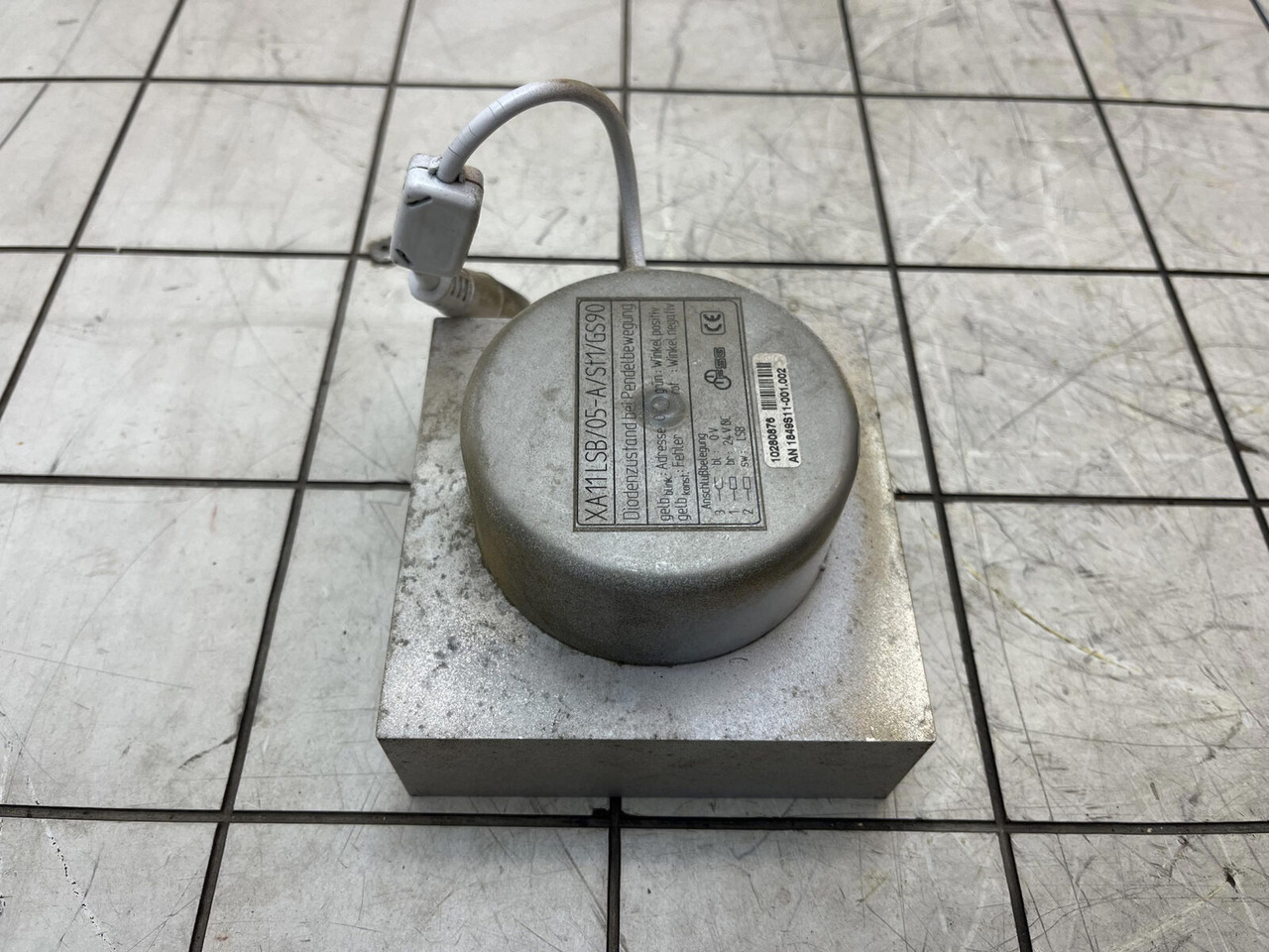 Liebherr LTM 1400-7.1 angle transmitter - Sensor - Autokraana: pilt 2 Liebherr LTM 1400-7.1 angle transmitter - Sensor - Autokraana: pilt 2