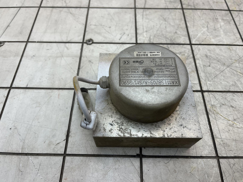 Liebherr LTM 1400-7.1 angle transmitter - Sensor - Kraana: pilt 3 Liebherr LTM 1400-7.1 angle transmitter - Sensor - Kraana: pilt 3