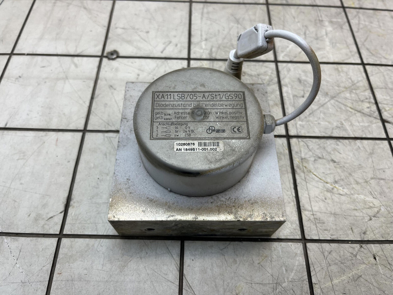 Liebherr LTM 1400-7.1 angle transmitter - Sensor - Autokraana: pilt 1 Liebherr LTM 1400-7.1 angle transmitter - Sensor - Autokraana: pilt 1