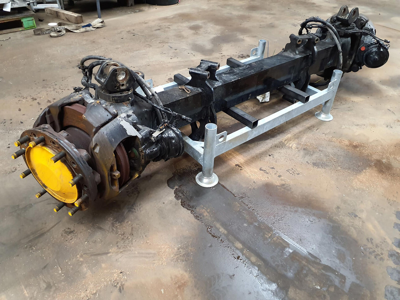 Liebherr LTM 1750-9.1 axle 1 - Telg ja varuosad - Autokraana: pilt 1 Liebherr LTM 1750-9.1 axle 1 - Telg ja varuosad - Autokraana: pilt 1