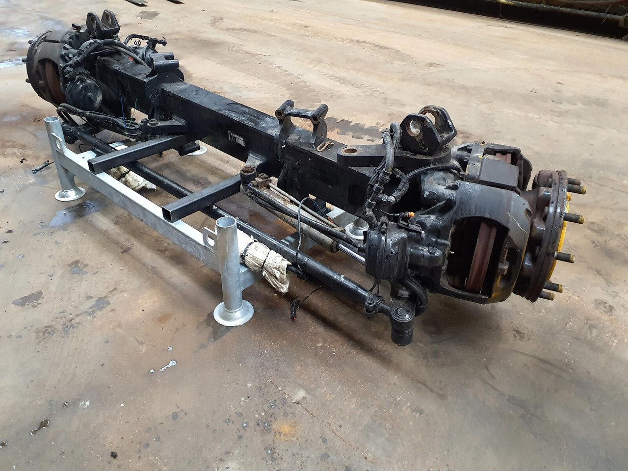 Liebherr LTM 1750-9.1 axle 1 - Telg ja varuosad - Autokraana: pilt 3 Liebherr LTM 1750-9.1 axle 1 - Telg ja varuosad - Autokraana: pilt 3