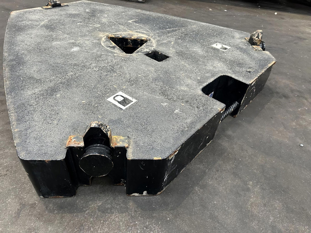 Liebherr LTM /LR counterweight 5T - Vastukaal - Autokraana: pilt 3 Liebherr LTM /LR counterweight 5T - Vastukaal - Autokraana: pilt 3