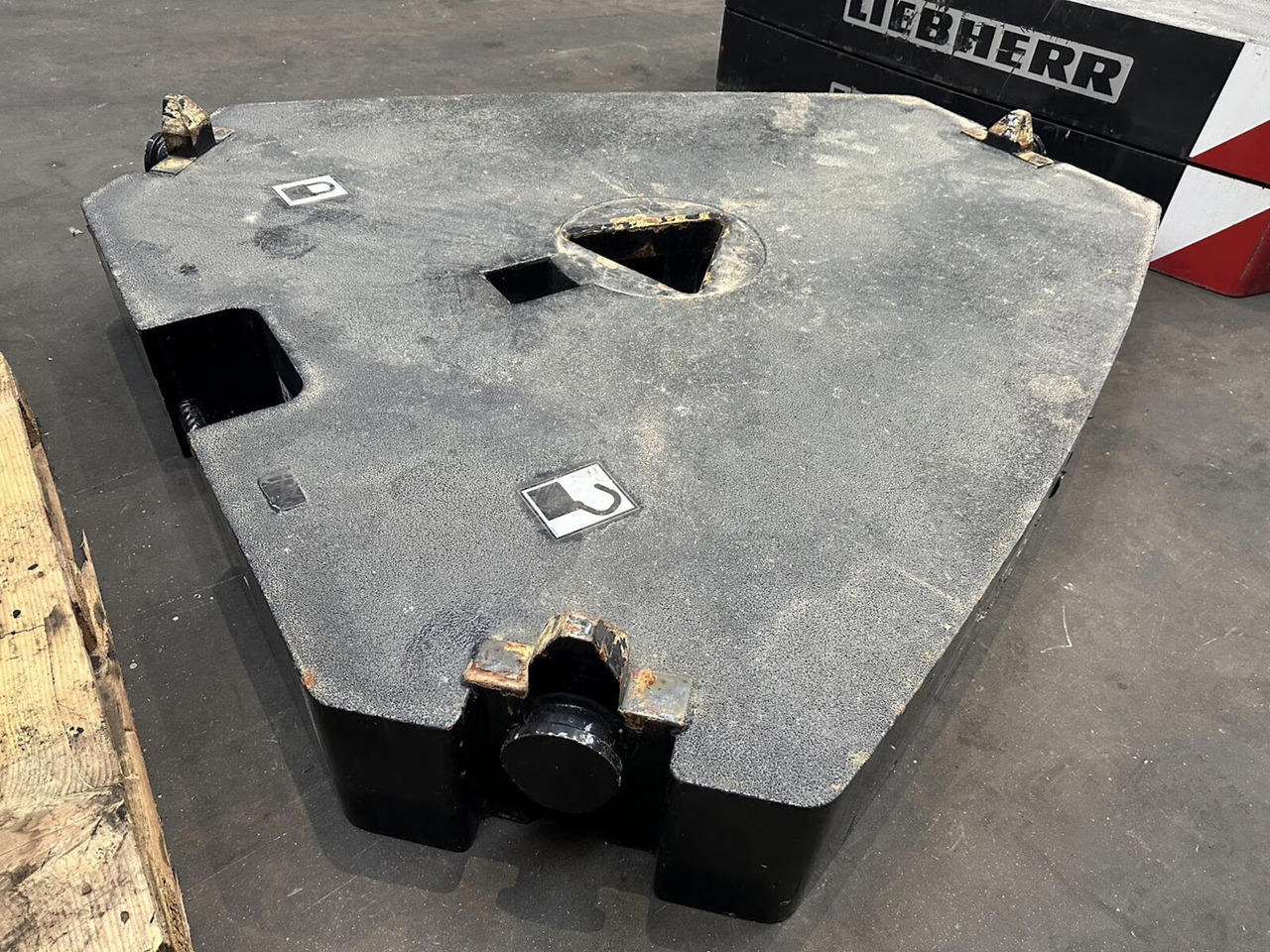 Liebherr LTM /LR counterweight 5T - Vastukaal - Autokraana: pilt 3 Liebherr LTM /LR counterweight 5T - Vastukaal - Autokraana: pilt 3