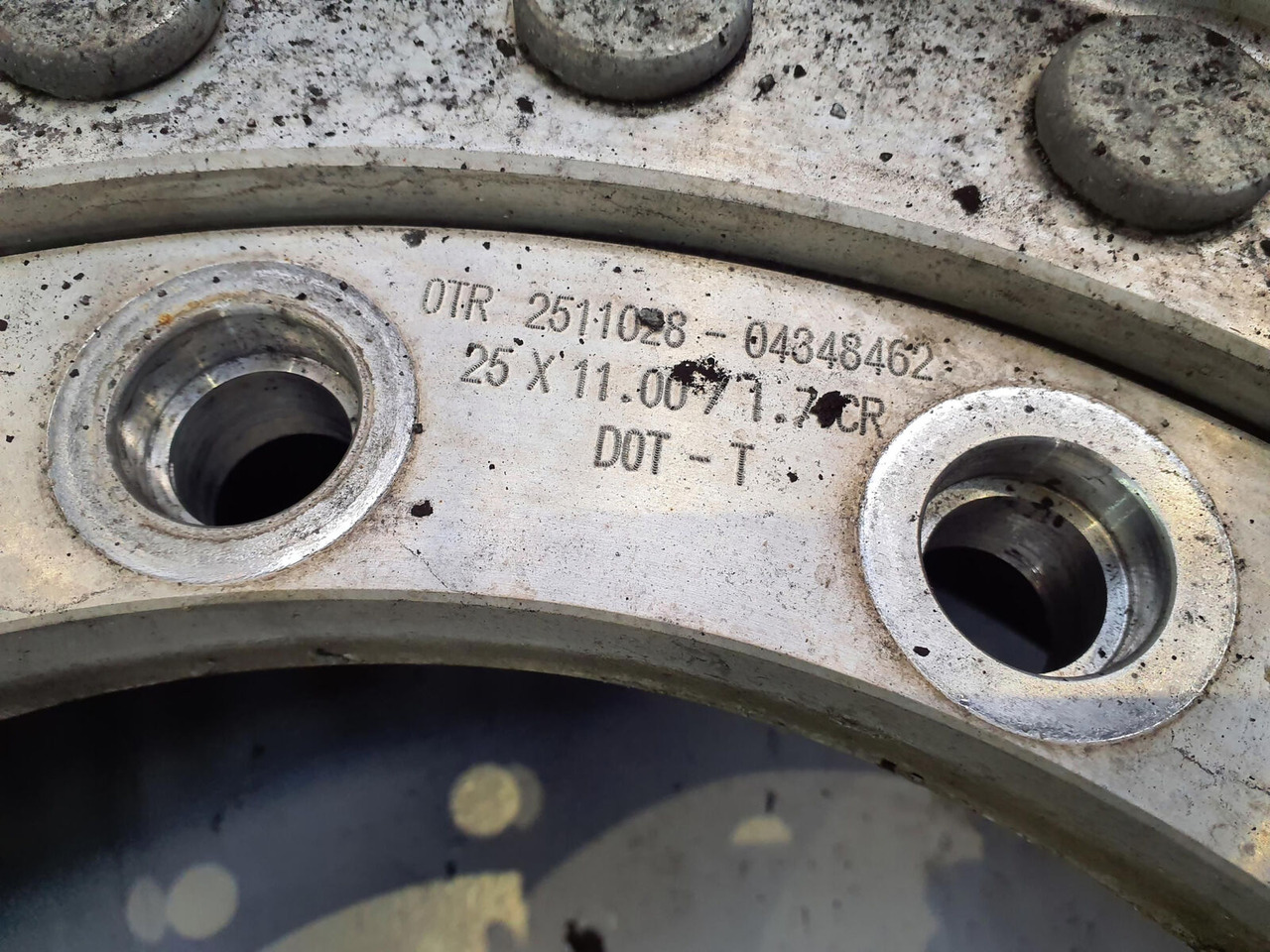 Michelin Wheel 445/95R25 12 9 2p alu - Komplektne ratas - Kraana: pilt 4 Michelin Wheel 445/95R25 12 9 2p alu - Komplektne ratas - Kraana: pilt 4