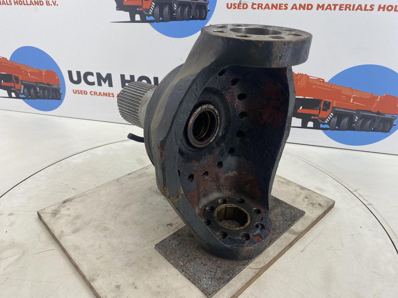 PPM 250 ATT Steering knuckle 16 holes axle 1 - Käändtelg - Autokraana: pilt 4 PPM 250 ATT Steering knuckle 16 holes axle 1 - Käändtelg - Autokraana: pilt 4