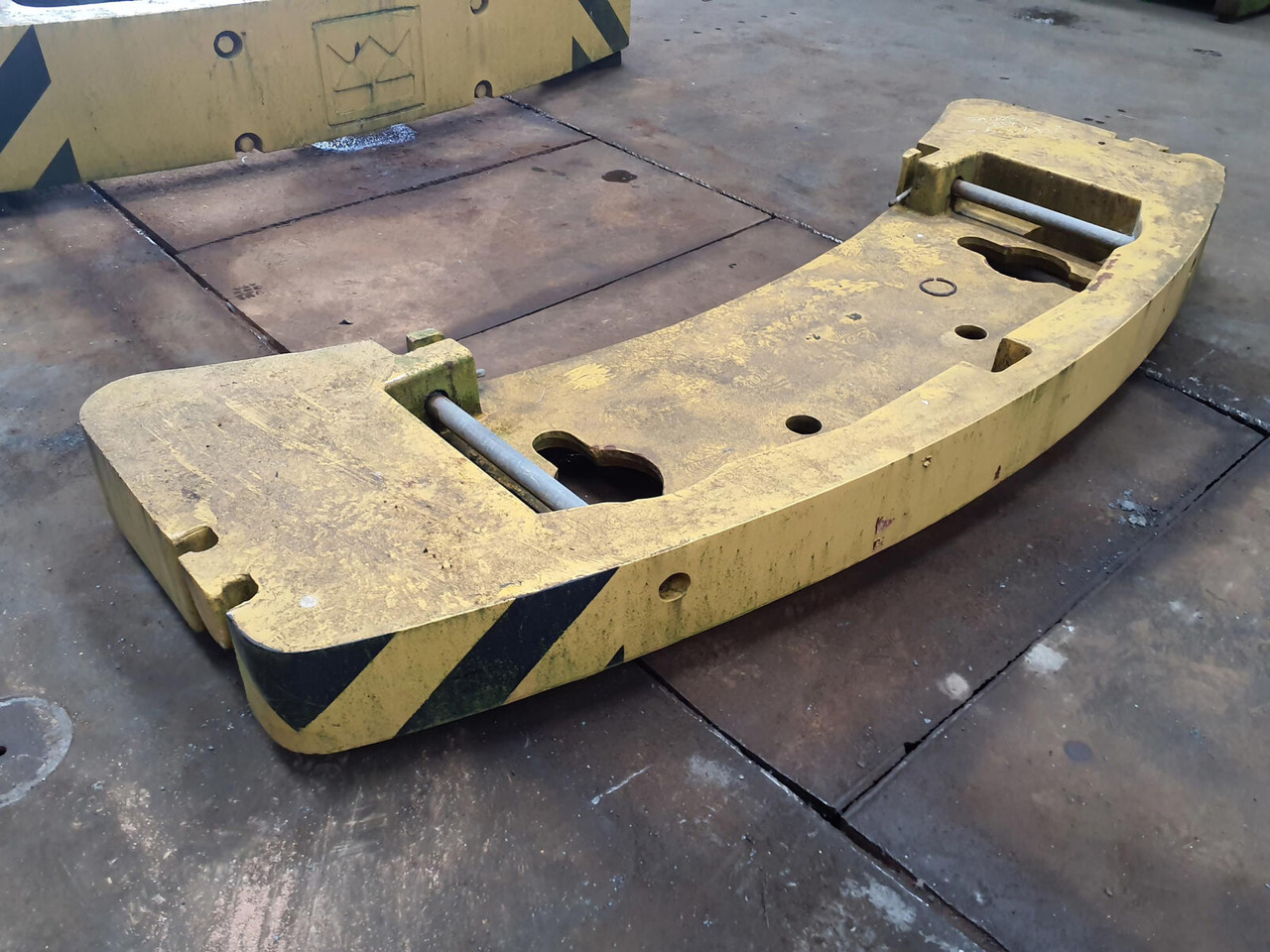 PPM ATT 400-3 counterweight 1.3 ton - Vastukaal - Autokraana: pilt 4 PPM ATT 400-3 counterweight 1.3 ton - Vastukaal - Autokraana: pilt 4