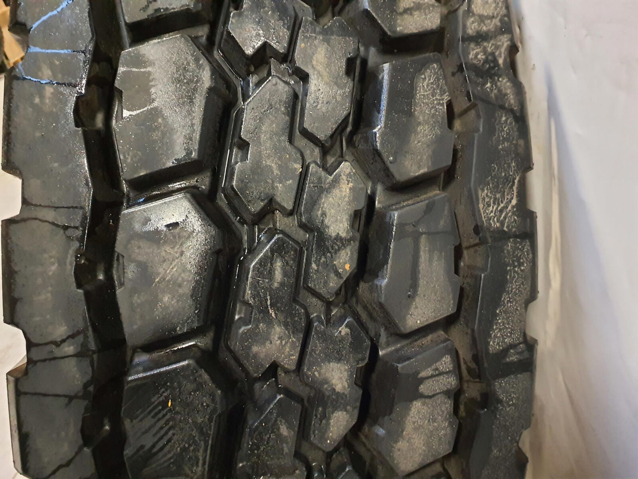Tadano Faun Wheel 445/95R25 10 6.5 3p - Komplektne ratas - Kraana: pilt 5 Tadano Faun Wheel 445/95R25 10 6.5 3p - Komplektne ratas - Kraana: pilt 5