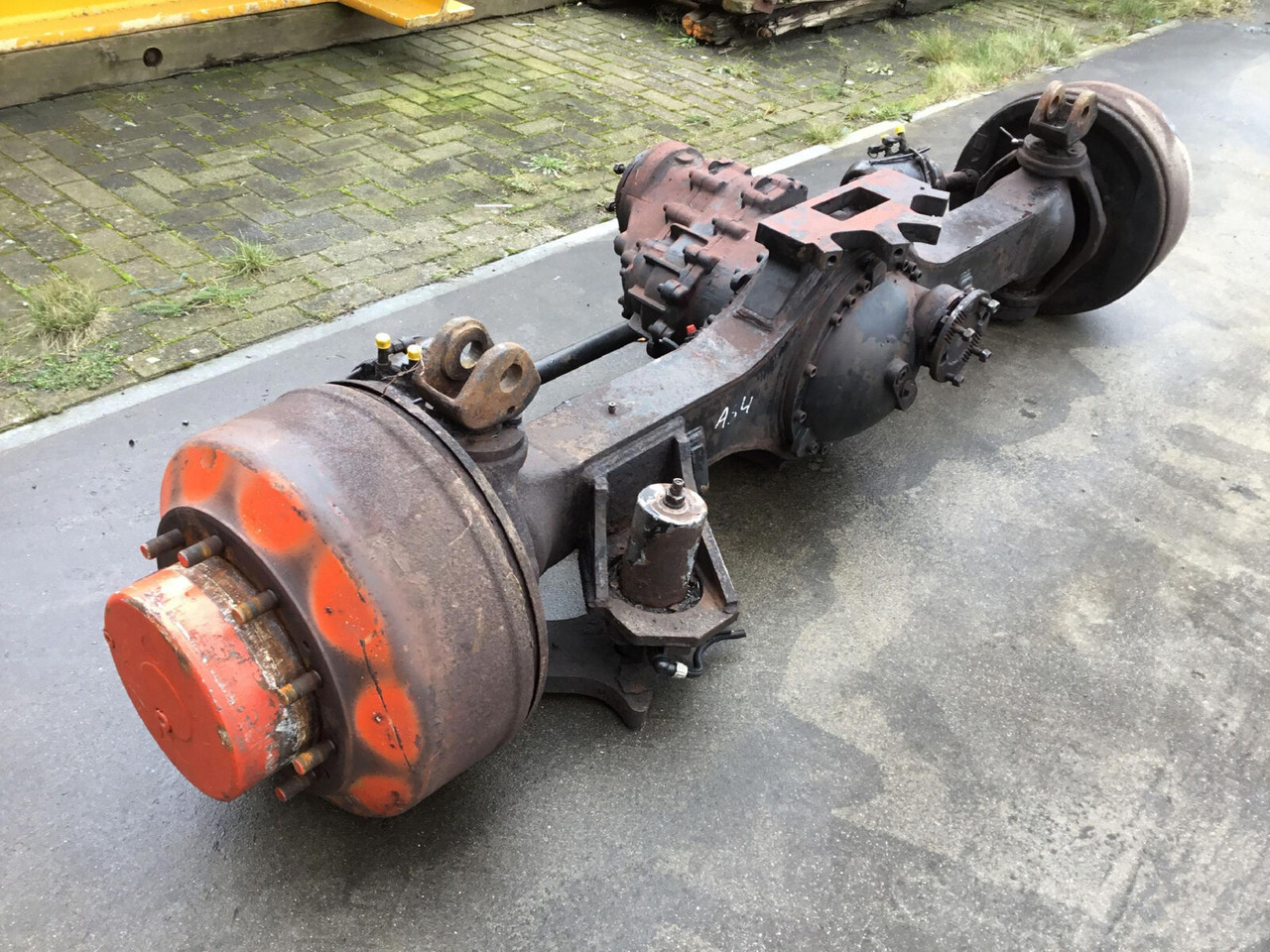 Terex AC 100 axle 4 - Telg ja varuosad - Autokraana: pilt 1 Terex AC 100 axle 4 - Telg ja varuosad - Autokraana: pilt 1