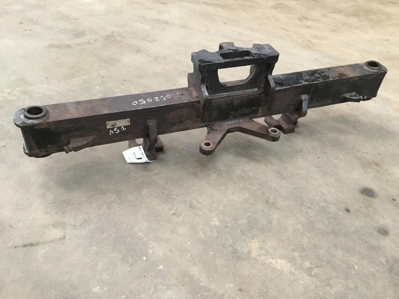 Terex AC 100 axle housing axle 1 - Telg ja varuosad - Autokraana: pilt 1 Terex AC 100 axle housing axle 1 - Telg ja varuosad - Autokraana: pilt 1