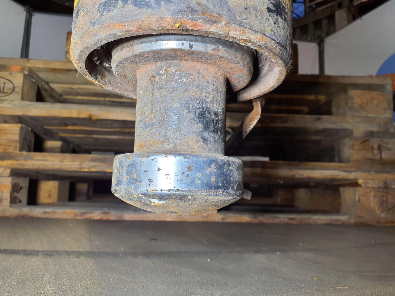 Vedrustus - Autokraana Terex AC 100 outrigger beam complete rear: pilt 9