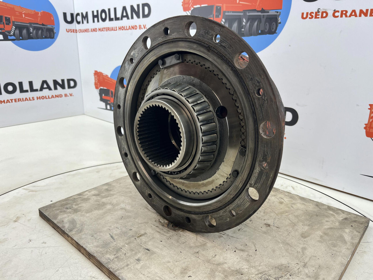 Terex AC 155 planetary gear 22-25-74-40-3pl-H135-46 - Veomootor - Autokraana: pilt 3 Terex AC 155 planetary gear 22-25-74-40-3pl-H135-46 - Veomootor - Autokraana: pilt 3