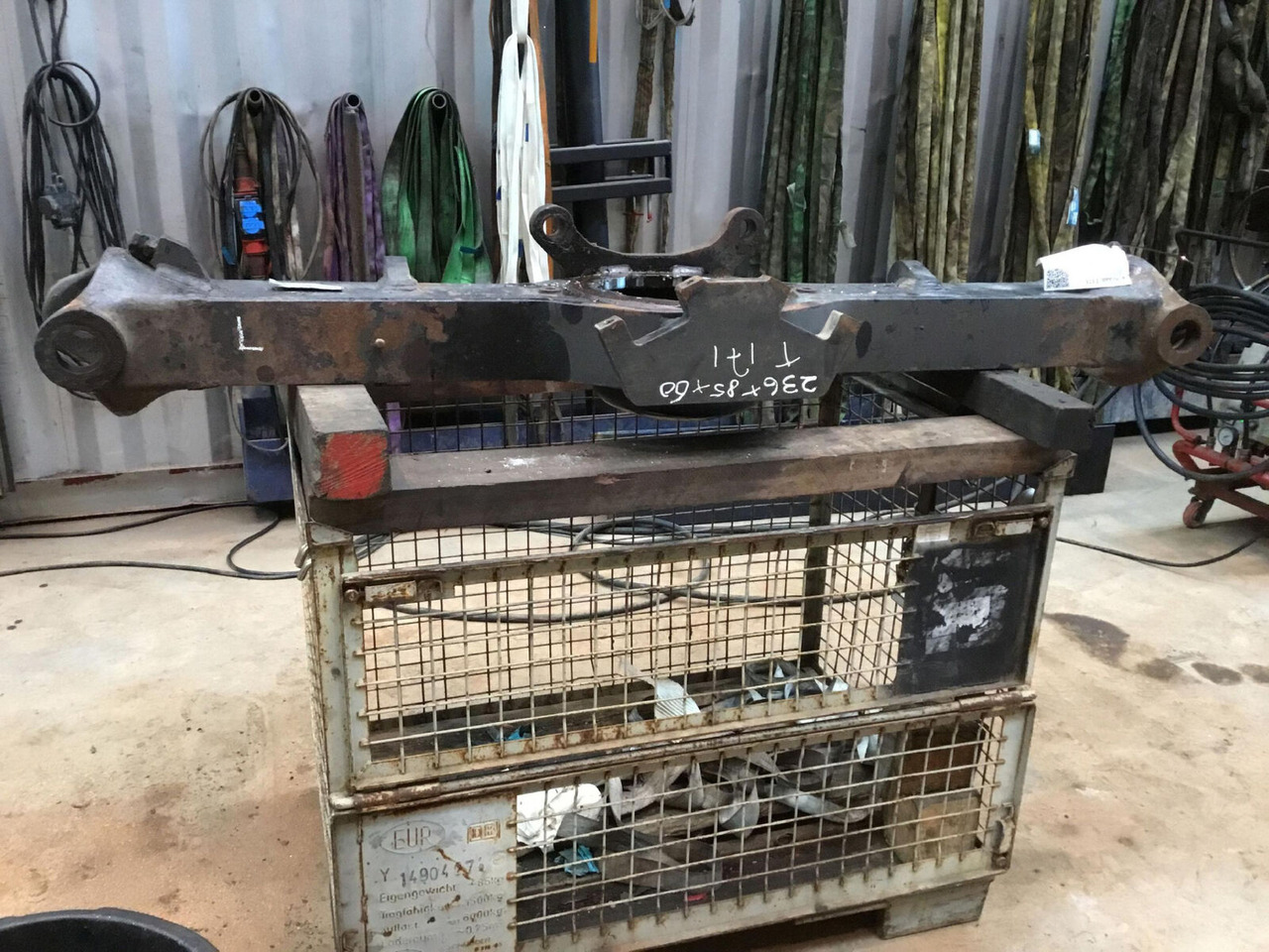 Terex AC 205 axle housing axle 4 - Telg ja varuosad - Autokraana: pilt 1 Terex AC 205 axle housing axle 4 - Telg ja varuosad - Autokraana: pilt 1