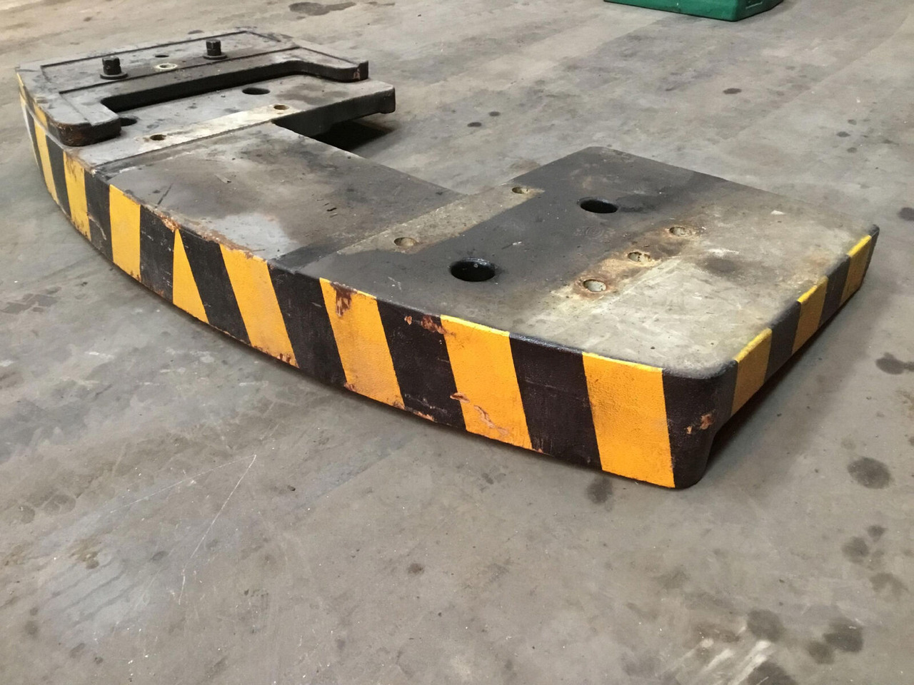 Terex PPM 400 ATT counterweight 1,6 ton - Vastukaal - Autokraana: pilt 2 Terex PPM 400 ATT counterweight 1,6 ton - Vastukaal - Autokraana: pilt 2