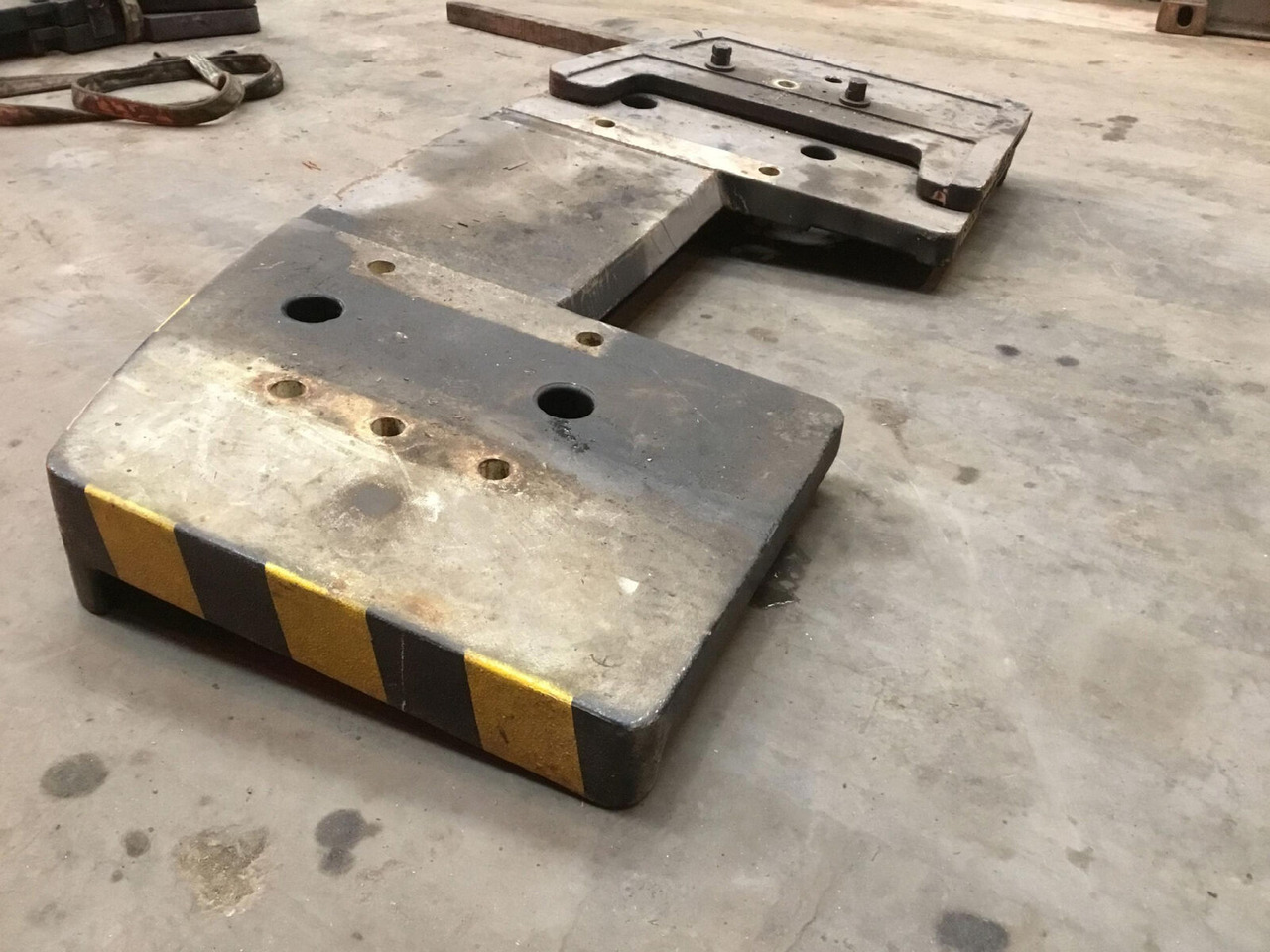 Terex PPM 400 ATT counterweight 1,6 ton - Vastukaal - Autokraana: pilt 3 Terex PPM 400 ATT counterweight 1,6 ton - Vastukaal - Autokraana: pilt 3