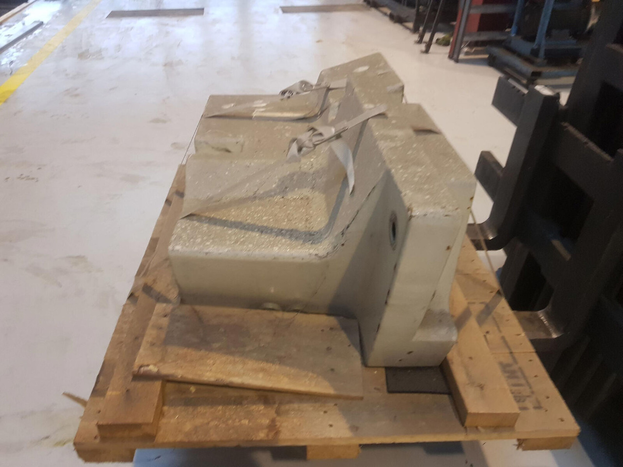 Terex Terex Challenger 4200 counterweight 1,4 ton - Vastukaal - Autokraana: pilt 5 Terex Terex Challenger 4200 counterweight 1,4 ton - Vastukaal - Autokraana: pilt 5