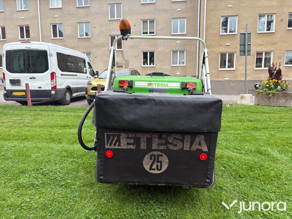 Åkgräsklippare Etesia Hydro 124 D - Muruniiduk: pilt 5 Åkgräsklippare Etesia Hydro 124 D - Muruniiduk: pilt 5
