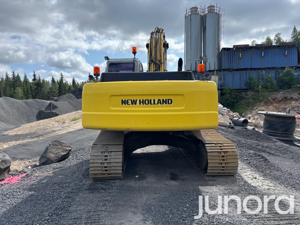 Bandgrävare New Holland E305 - Lintekskavaator: pilt 5 Bandgrävare New Holland E305 - Lintekskavaator: pilt 5