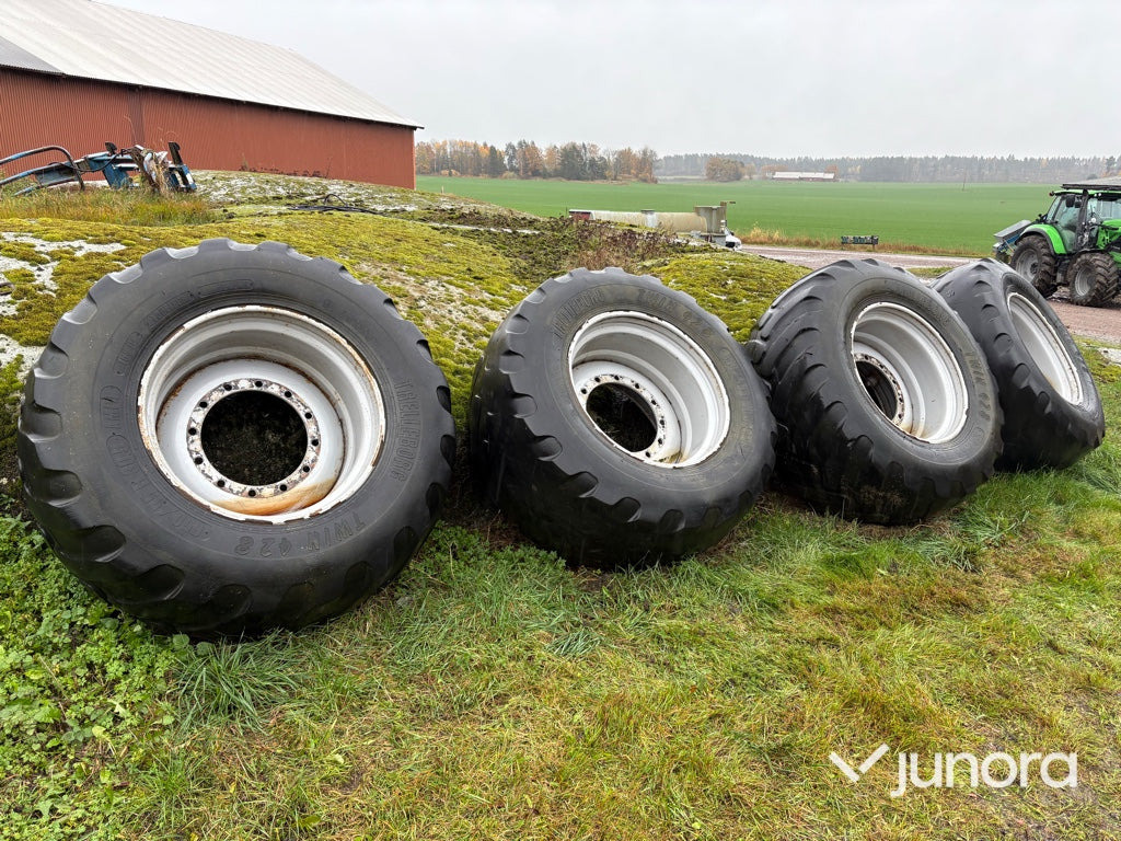 Däck - Trelleborg Twin 428 med fälg - Rehv: pilt 1 Däck - Trelleborg Twin 428 med fälg - Rehv: pilt 1