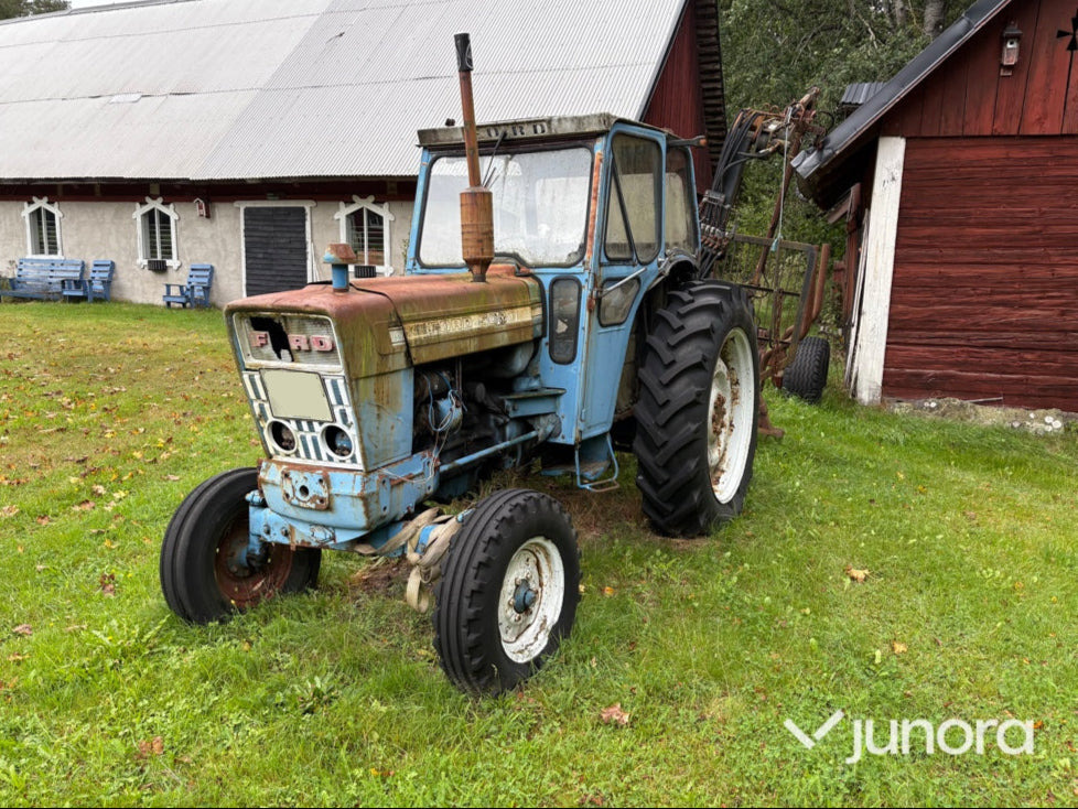 Ford 5000 med skogsvagn och kran - Traktor: pilt 1 Ford 5000 med skogsvagn och kran - Traktor: pilt 1