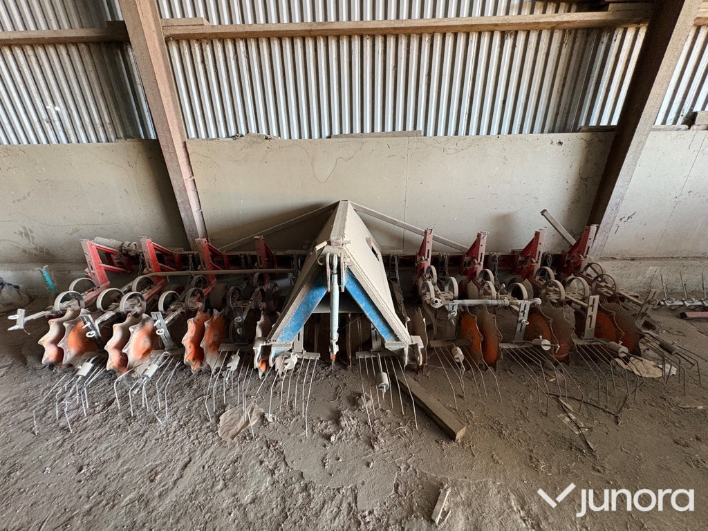 Fronthacka / Radhacka - Kverneland, 9radig - Äke: pilt 1 Fronthacka / Radhacka - Kverneland, 9radig - Äke: pilt 1