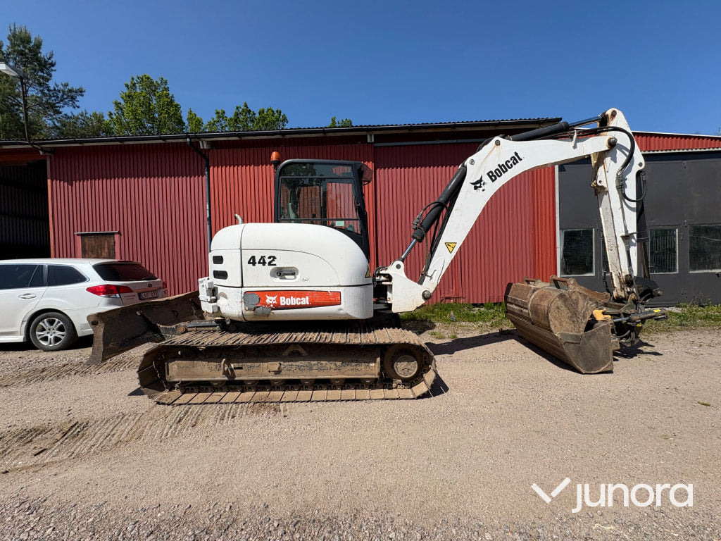 Grävmaskin Bobcat 442 - Miniekskavaator: pilt 3 Grävmaskin Bobcat 442 - Miniekskavaator: pilt 3