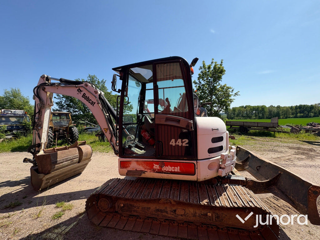 Grävmaskin Bobcat 442 - Miniekskavaator: pilt 5 Grävmaskin Bobcat 442 - Miniekskavaator: pilt 5