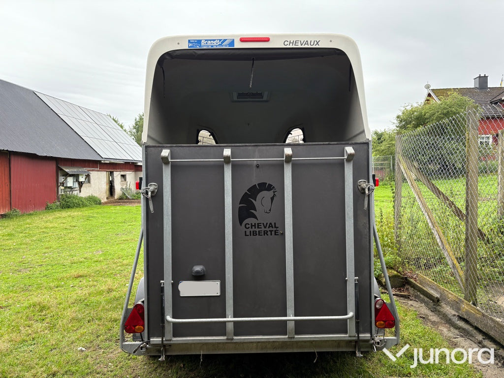 Hästtransport Cheval Liberte Gold Pullman V2 - Hobutreiler: pilt 3 Hästtransport Cheval Liberte Gold Pullman V2 - Hobutreiler: pilt 3