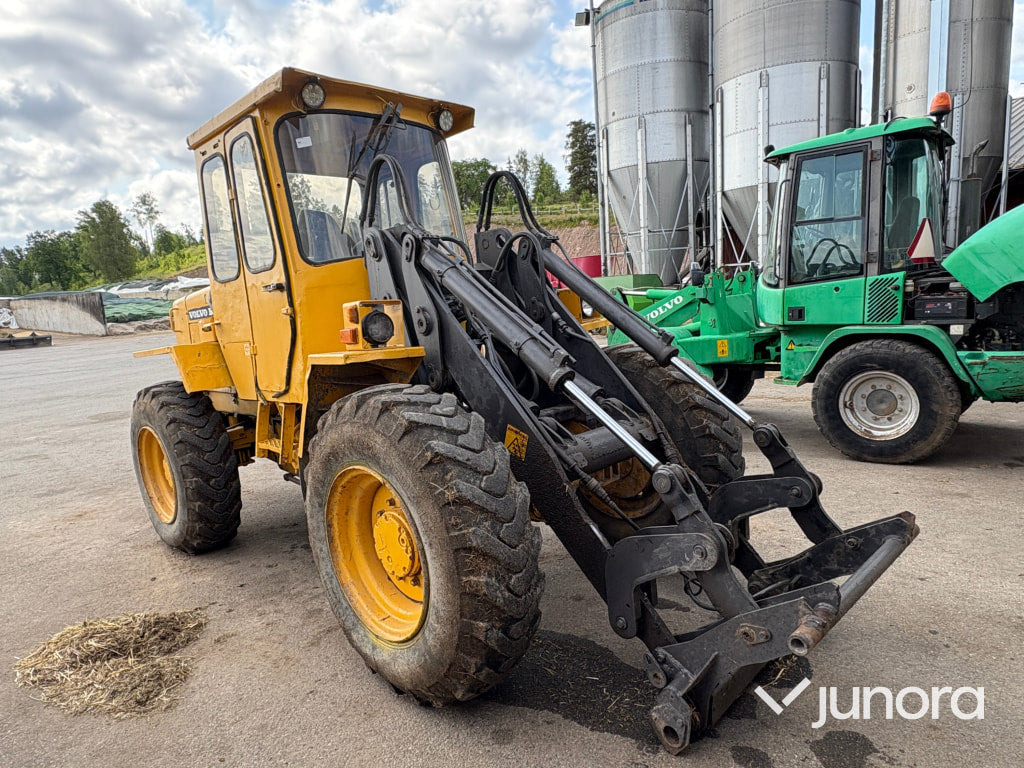 Rataslaadur Hjullastare Volvo BM 4300: pilt 1