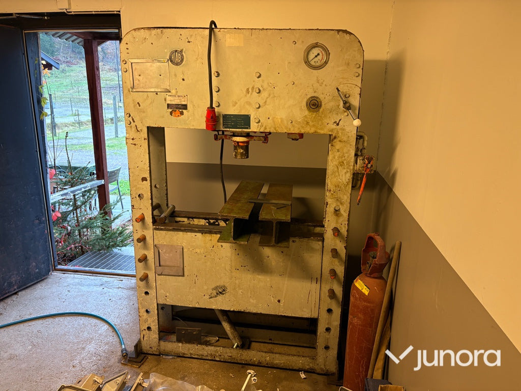 Hydraulpress - Hiab H100E, 100 ton - Painutuspink: pilt 1 Hydraulpress - Hiab H100E, 100 ton - Painutuspink: pilt 1