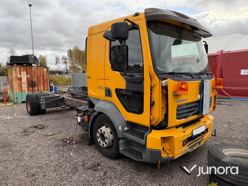 Lastbil Volvo FL 4*2 - Kabiinišassiiga veoauto: pilt 4 Lastbil Volvo FL 4*2 - Kabiinišassiiga veoauto: pilt 4