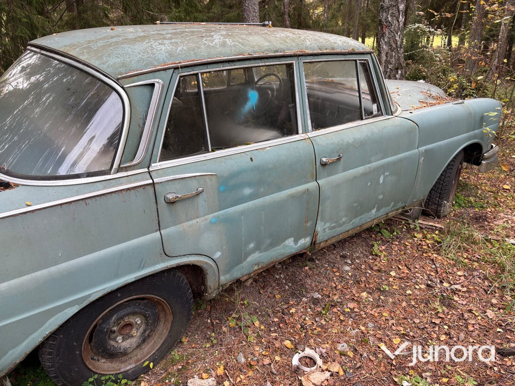 Renoveringsobjekt - Mercedes-Benz 220 S - Auto: pilt 3 Renoveringsobjekt - Mercedes-Benz 220 S - Auto: pilt 3